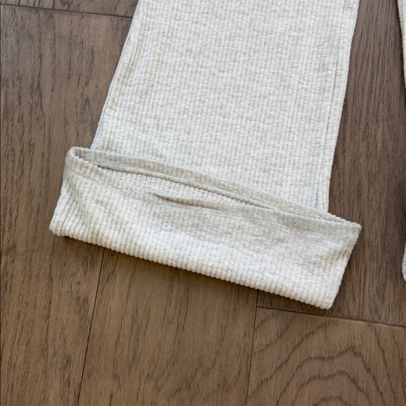 Talulah Cozy Ribbed Set - Picture 9 of 9